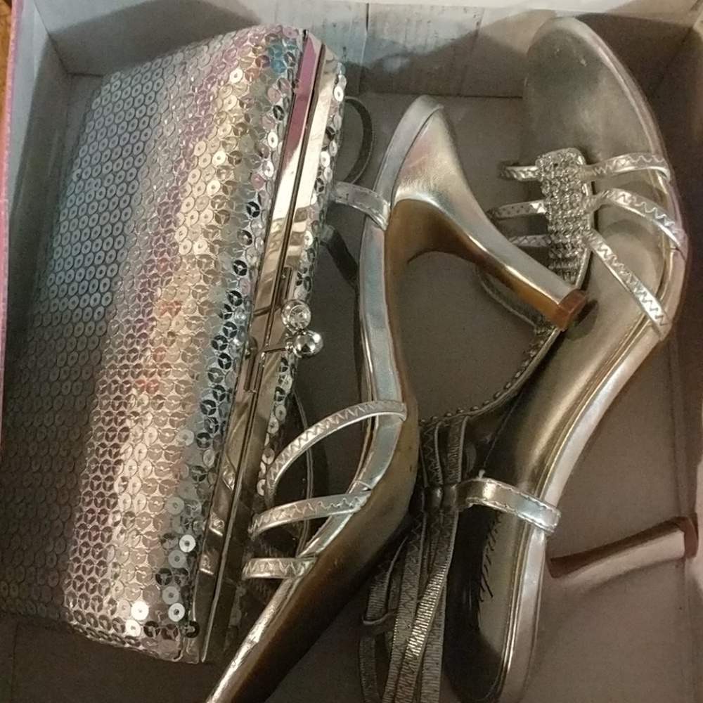 Sandals/purse